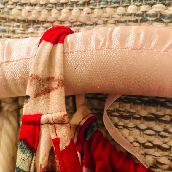 First Love Flowy Sleeveless Top Red Flower Size 3x - Picture 7 of 8